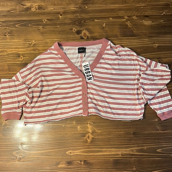 NWT Urban Outfitters Cropped Long Sleeve - Picture 4 of 10